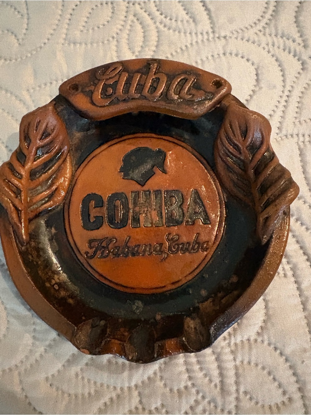 Vintage cohiba habana cuba clay ashtray with leaf and 3 groves
